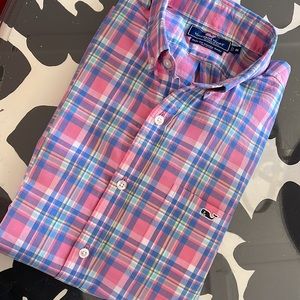 VINEYARD VINES Button Down Shirt. Size Medium